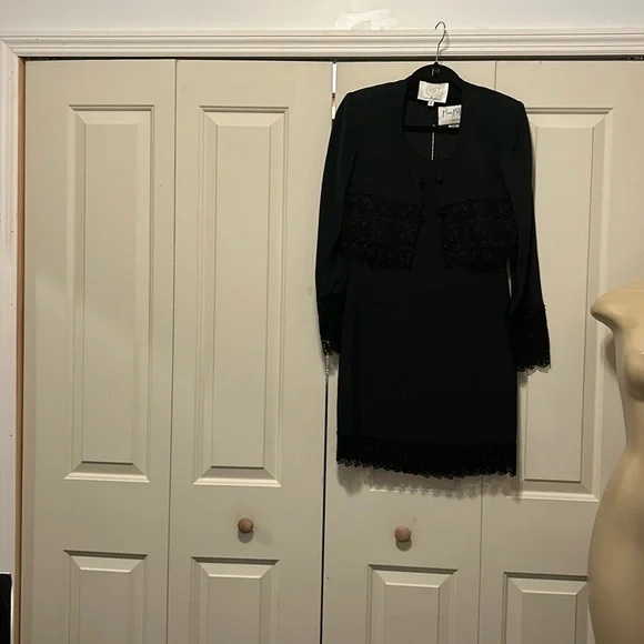 MARY McFADDEN DRESS SIZE  2 COLOR BLACK  100 0/0 SILK - Picture 3 of 11